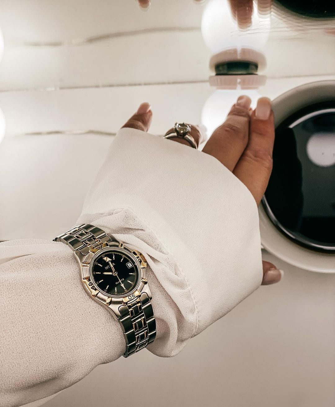 Subpost 2 - _gift_SUPER ΔΙΑΓΩΝΙΣΜΟΣ_gift_ . Μια τυχερή κερδίζει το ρολόι INTIMA με τις ( 1312 X 1080 )