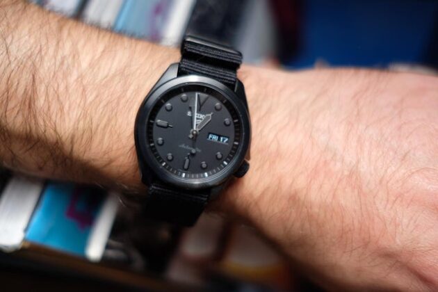 SEIKO 5 Day / Date Automatic Black Dial Stainless Steel NATO Strap SRPE69K1  | Ρολόγια Θεσσαλονίκη